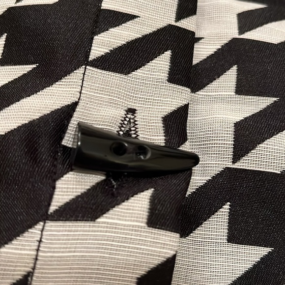 NEW ala Bala Houndstooth Pleated Shacket – Statement Button-Down Blazer (XL) - Picture 16 of 17